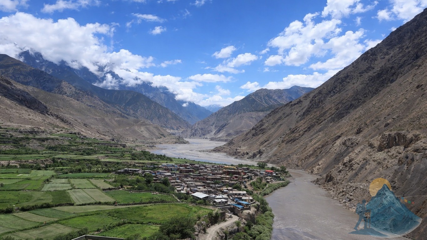 Upper Mustang View